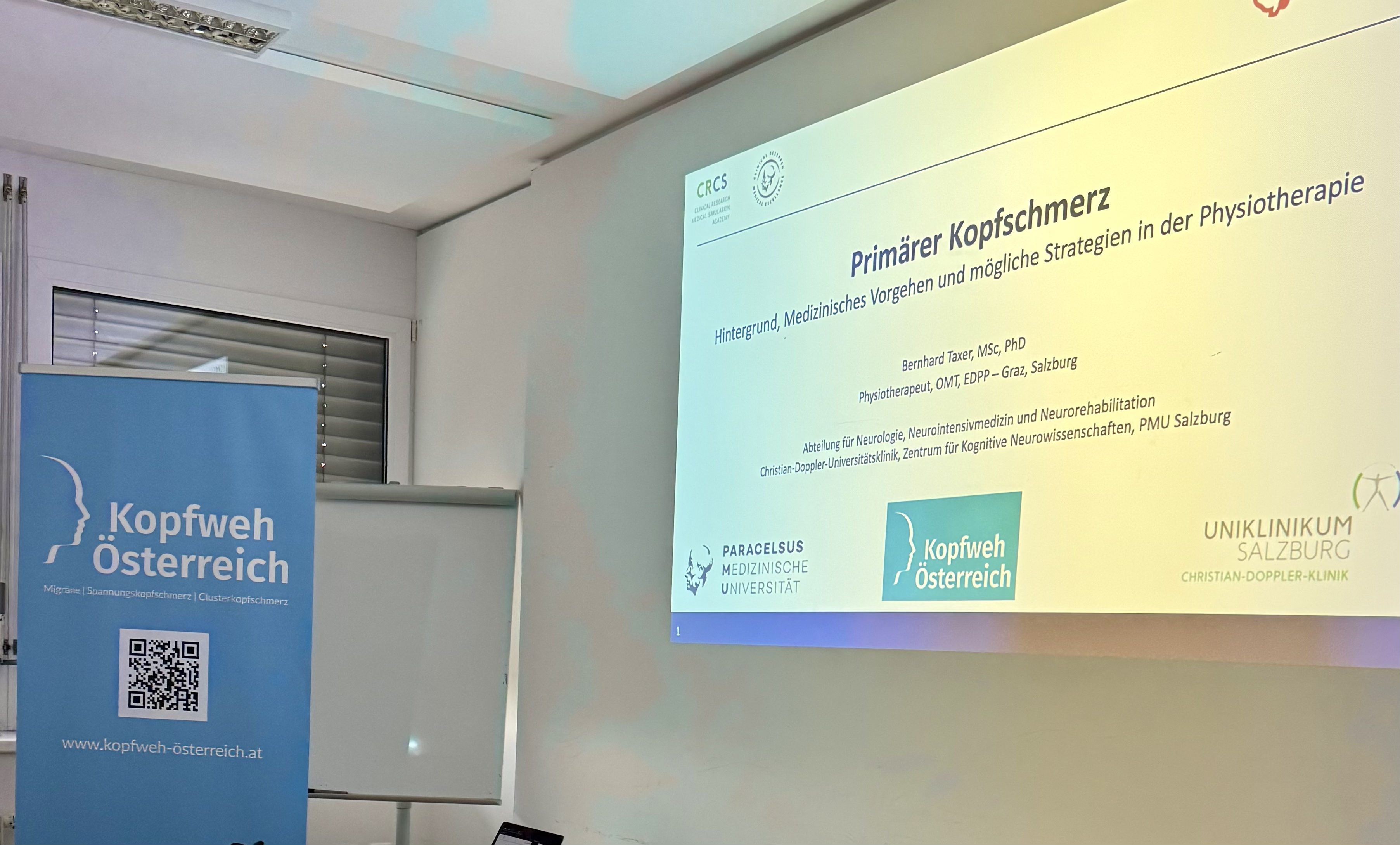 Bernhard Taxer MSc, PhD beim Infoabend Physiotherapie bei Migräne von Kopfweh Österreich in Graz